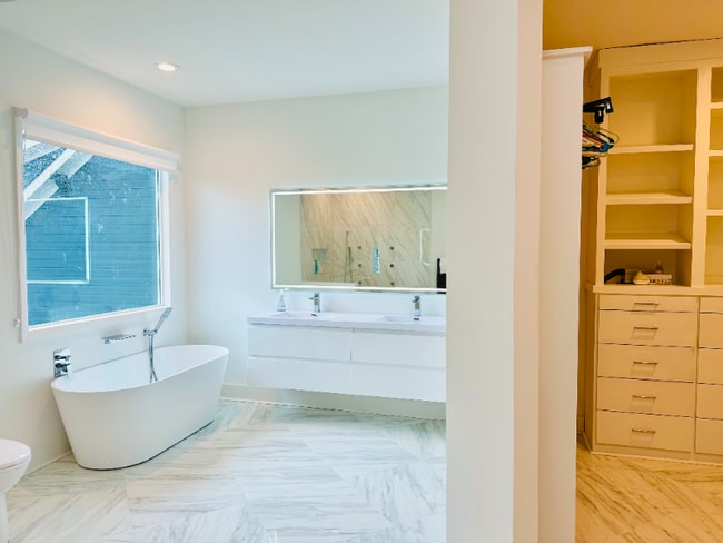 Building Photo - 323 Atherton St