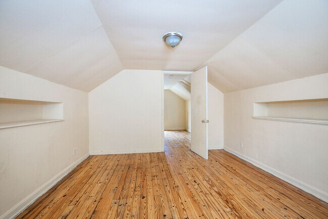 Building Photo - 2 BED 1.5  BATH BEAUTIFUL SINGLE FAMILY HOME IN WARRENSVILLE HEIGHTS!
