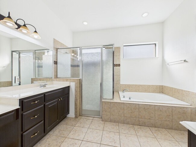 Building Photo - Sendero Springs