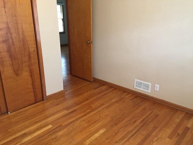 Building Photo - 1141 S 44th St