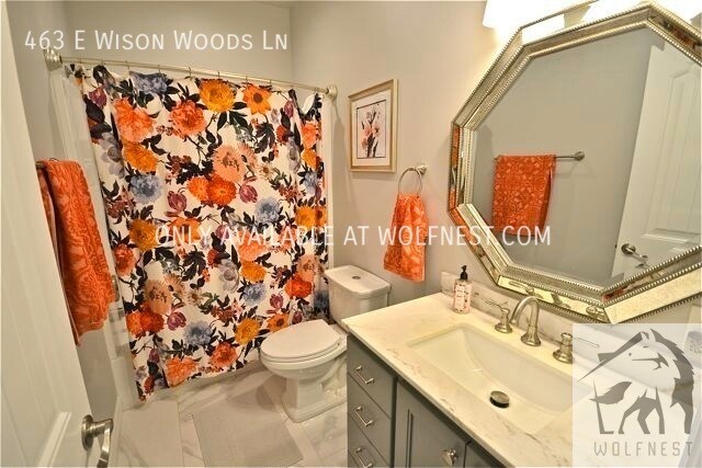 Building Photo - Stunning 6 Bedroom Fort Union Home! No Dep...