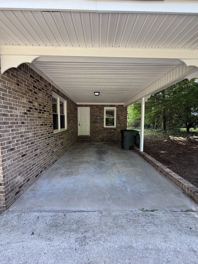 Building Photo - 315 Monroe Nunley Rd