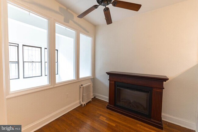 Building Photo - 2032 Belmont Rd NW