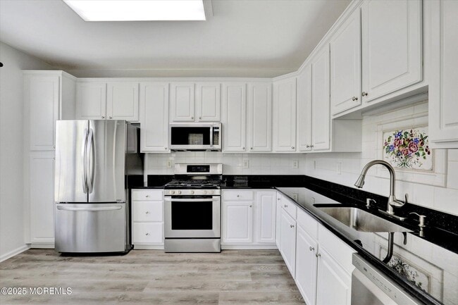Building Photo - 337 St Andrews Pl