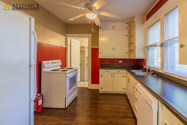 Building Photo - Fifteenth St. 344 N.