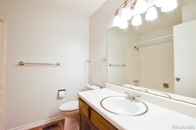 Building Photo - 4925 Hackamore Dr N