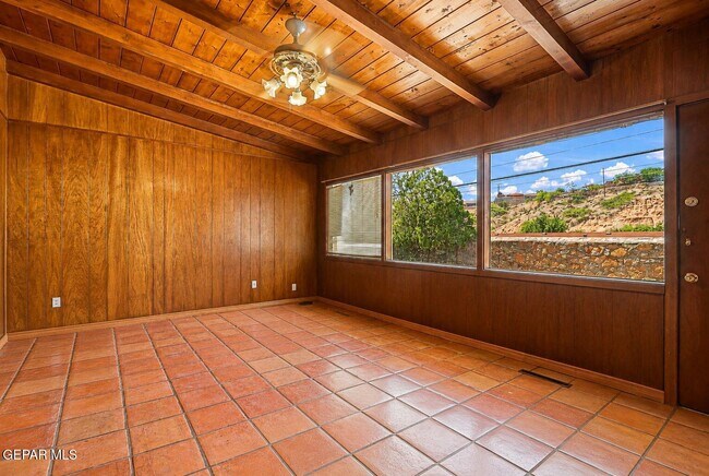 Building Photo - 4233 Hampshire Ln