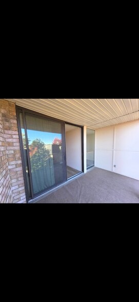 Balcony - 3115 Patrick Henry Dr