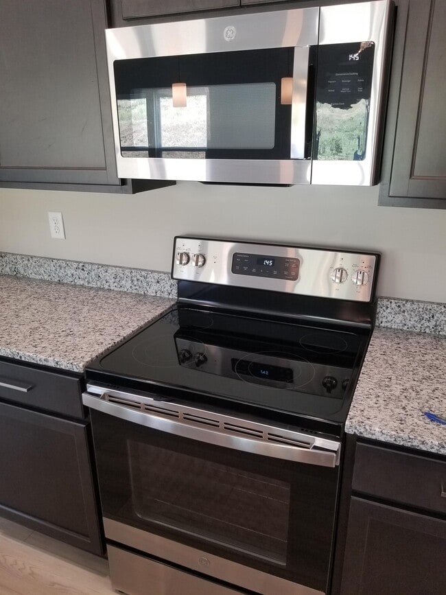 Building Photo - 1389 Meadowrun Ln