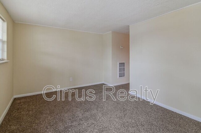 Building Photo - 753 28th St