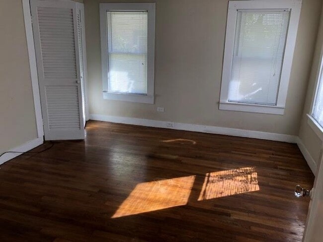 Building Photo - Charming 2/1 in Castle Heights area