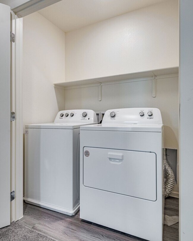 Building Photo - 4826 Wine Rdg Ave