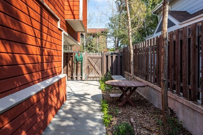 Building Photo - Old Town GEM Just 1 Block from PCMR!