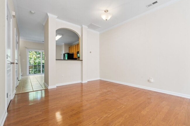 Building Photo - WOW!! - Location and Space, LARGE townhome  Close to everything