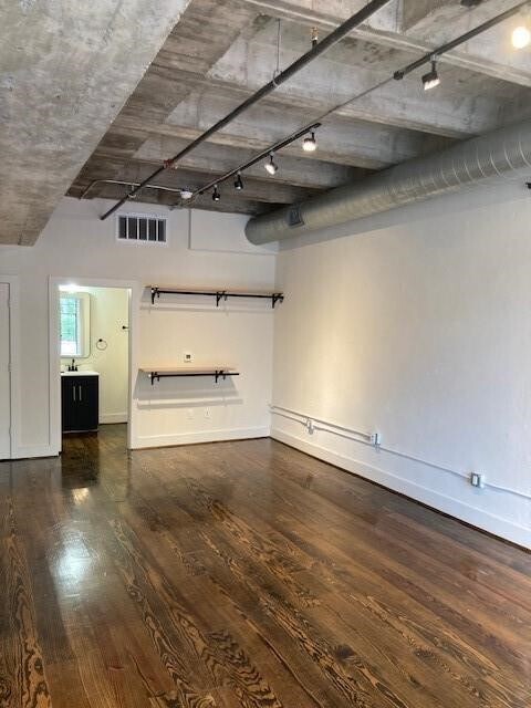 Building Photo - 4411 Dallas St