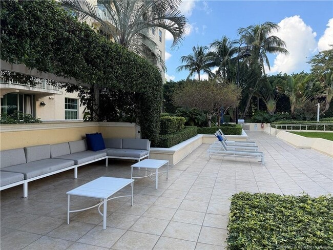 Building Photo - 610 Clematis St