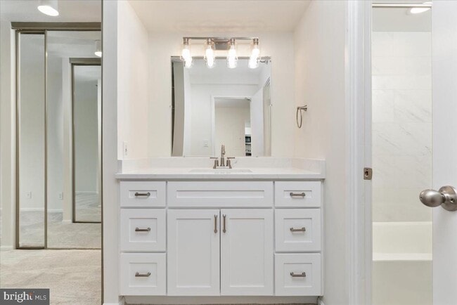 Building Photo - 900 N Stafford St