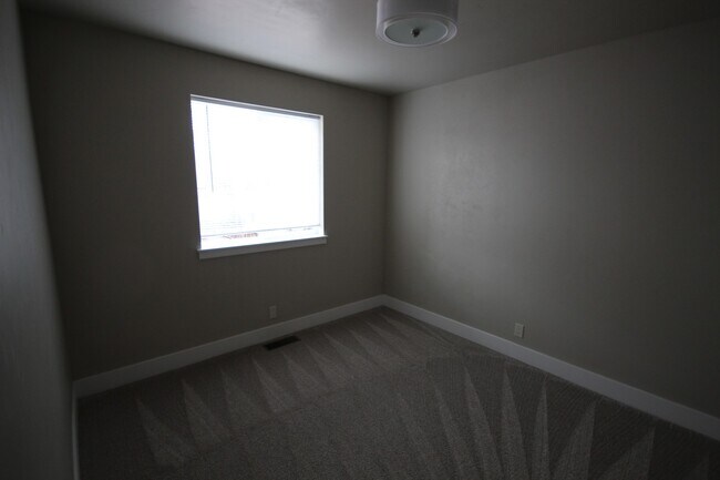 Building Photo - dou499