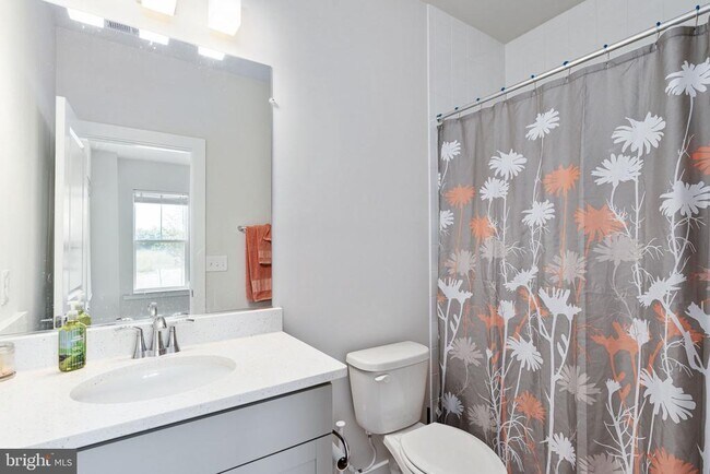 Building Photo - 1747 Riverbluff Ave