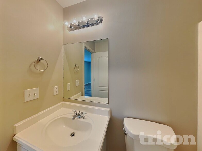 Building Photo - 531 Winning Dr