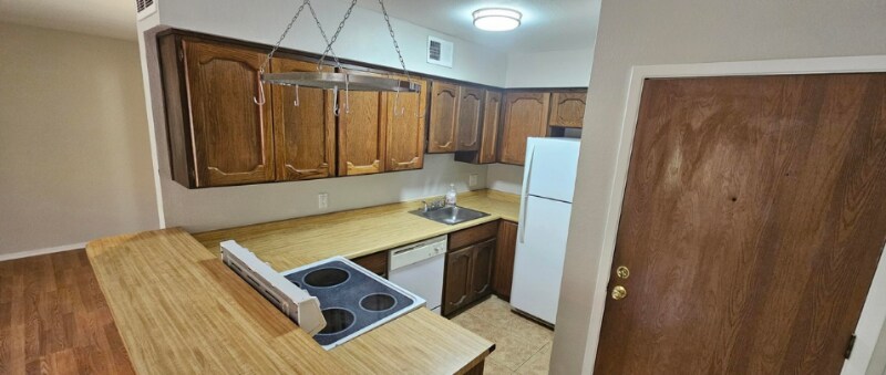 Building Photo - 3131 W Cochise Dr