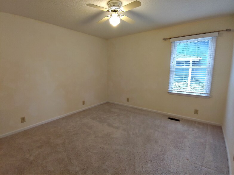 Building Photo - 456 Egret Dr