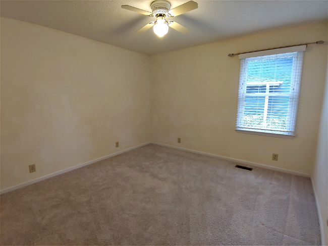 Building Photo - 456 Egret Dr