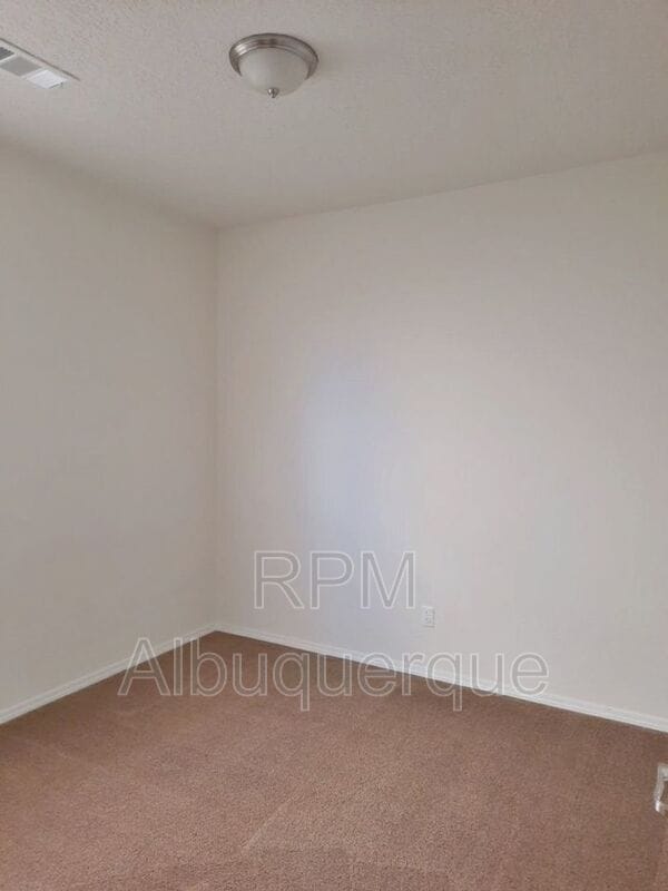 Building Photo - 2326 Vista de Colinas Dr SE