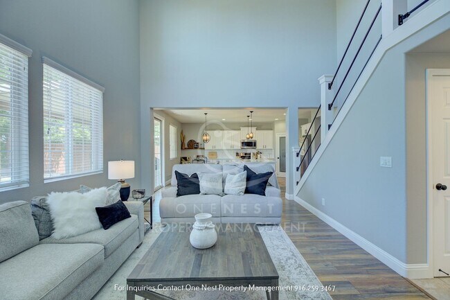 Building Photo - Lincoln Crossing, 4 bedroom 2.5 bath