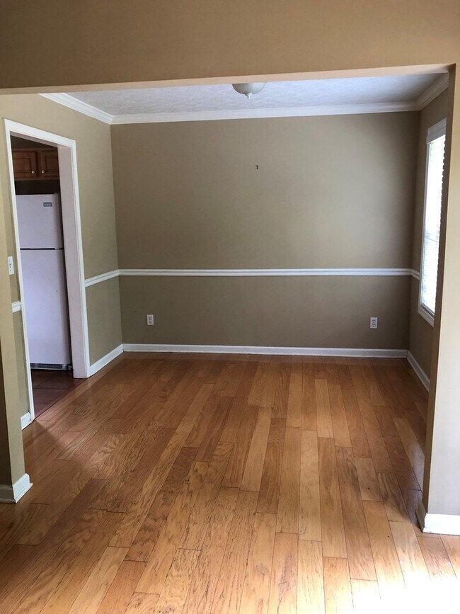 Building Photo - 364 Inman Rd