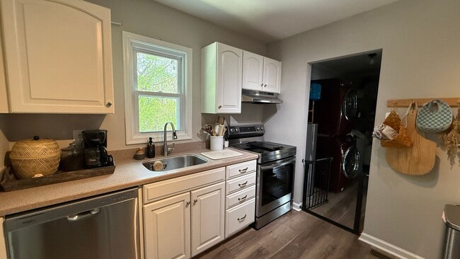 Building Photo - Three Bedroom Rambler in Spotsylvania