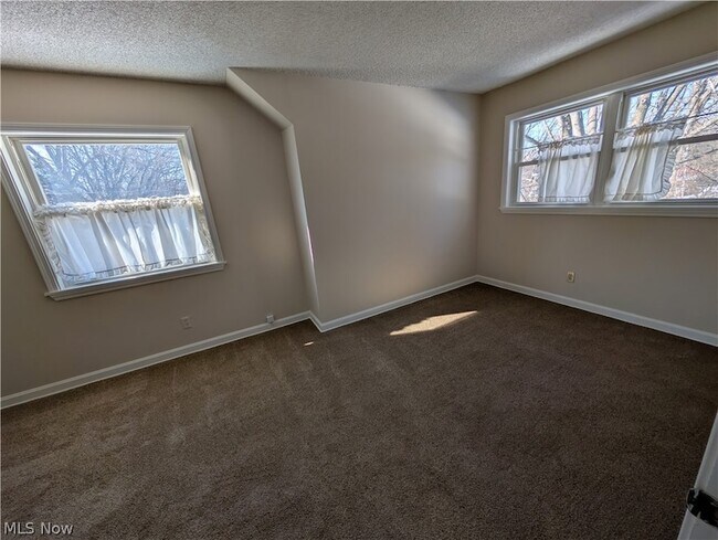 Building Photo - 703 Avondale St