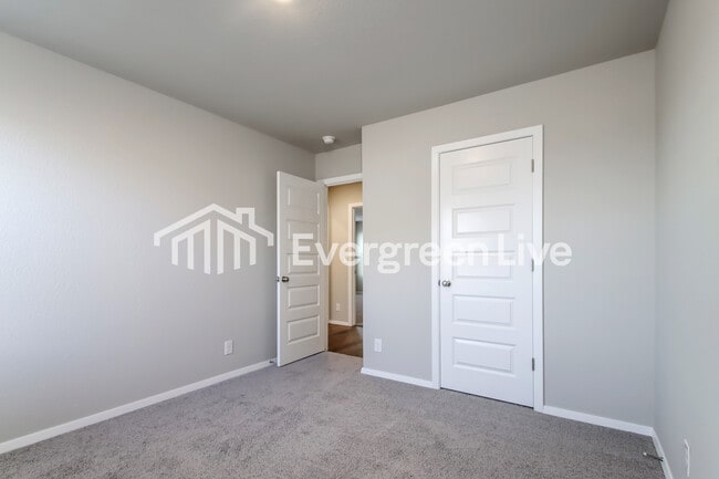 Building Photo - 2107 S Lakin Ln