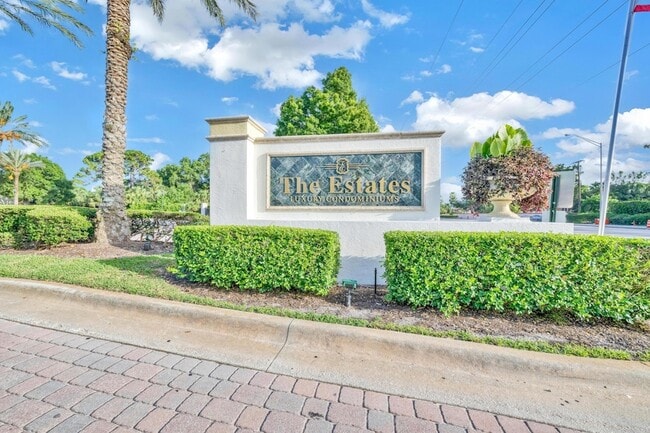 Building Photo - 549 SE Prescott Pl