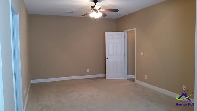 Building Photo - 206 Merlot Dr