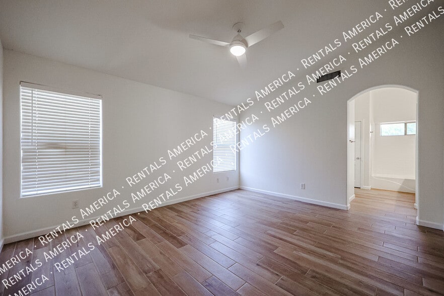 Building Photo - 2276 S Bahama Dr