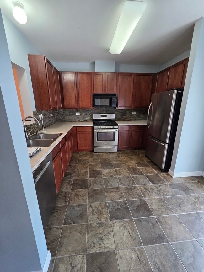 Building Photo - 422 Cary Woods Cir