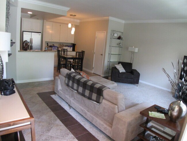 Building Photo - 16521 Stonehaven Ct
