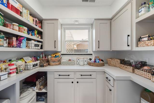 Building Photo - 510 Willow Creek Ct