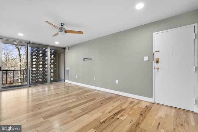 Building Photo - 7753 Patriot Dr