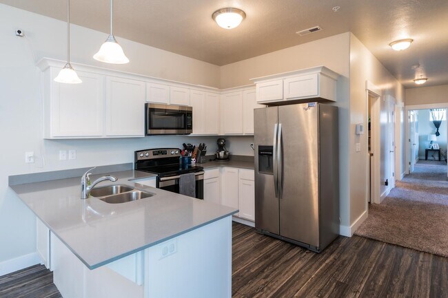 Building Photo - Fantastic Condo in Herriman City Center!