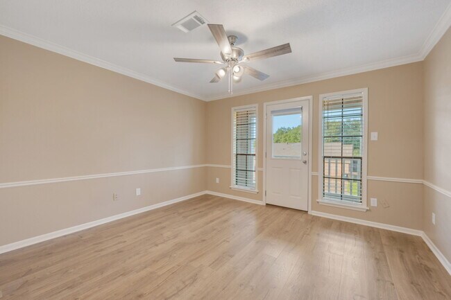 Building Photo - 2533 Cross Timbers Dr