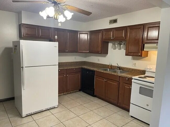 Building Photo - 255 S Durkin Dr