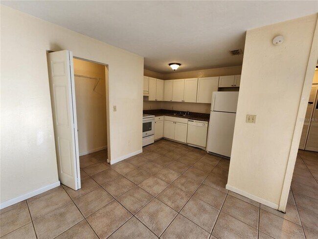 Building Photo - 2529 NW 62 Pl
