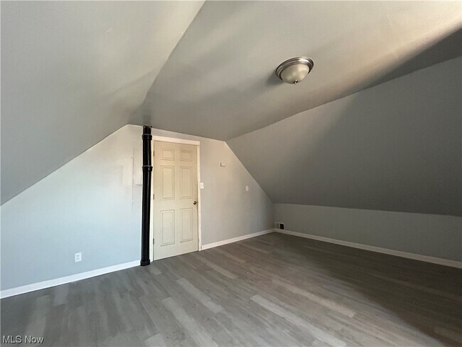 Building Photo - 11702 Brookfield Ave