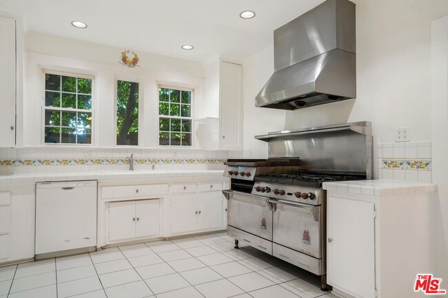 Building Photo - 301 S Arden Blvd