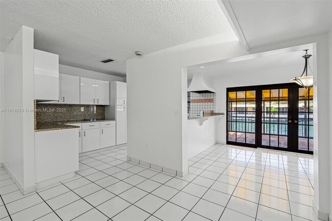 Building Photo - 7003 Crown Gate Ct