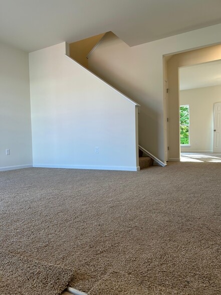 Building Photo - 463 Sweetgrass Dr