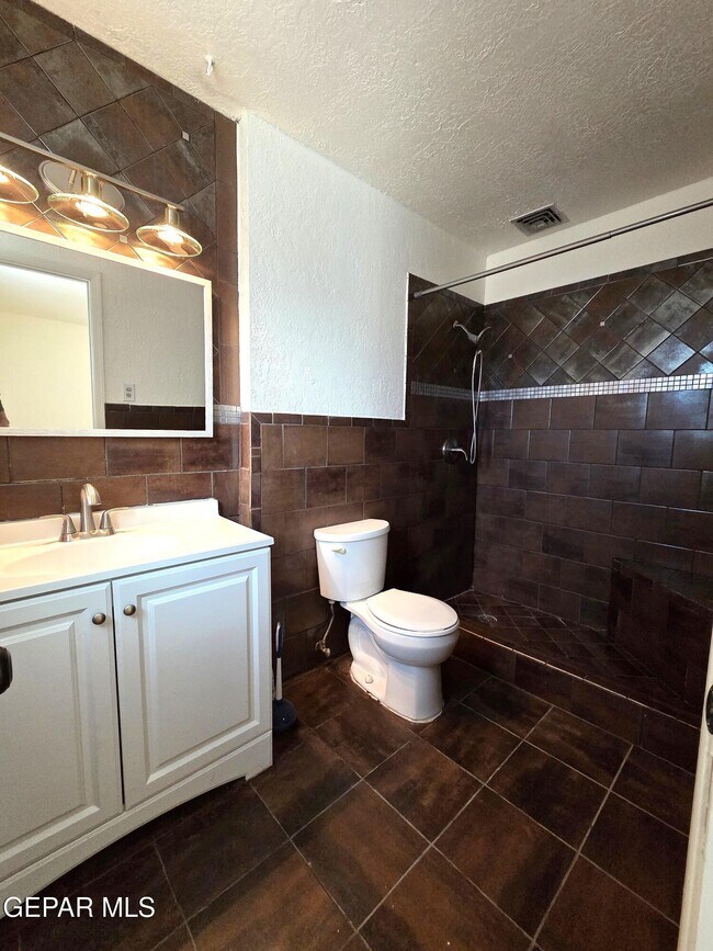 Building Photo - 15341 Werling Ct