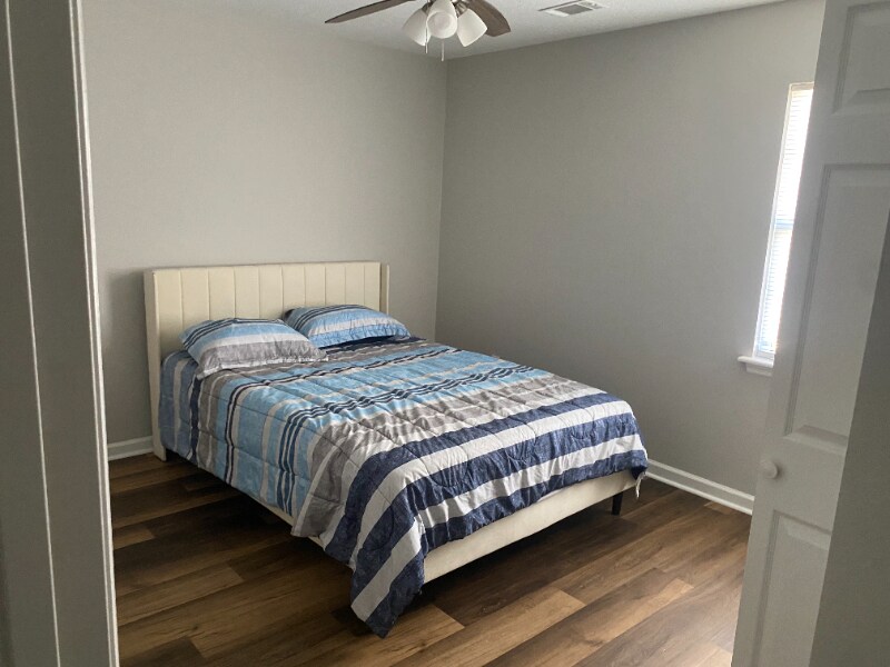 Building Photo - 3683 Old Ferry Rd